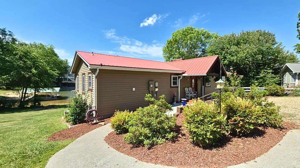 1693 Chatuge Shores, Hiawassee GA 30546 - Photo