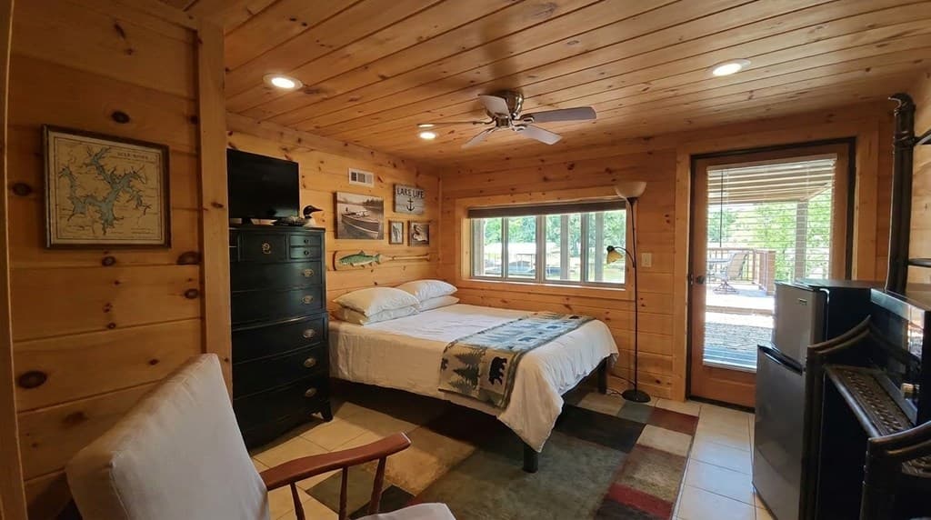 1693 Chatuge Shores, Hiawassee GA 30546 - Photo