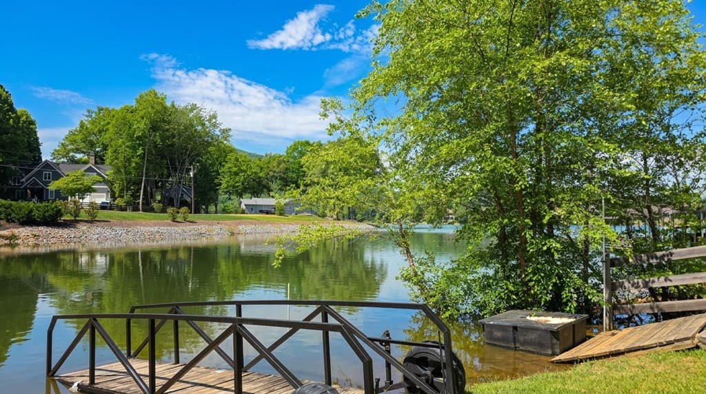 1693 Chatuge Shores, Hiawassee GA 30546 - Photo