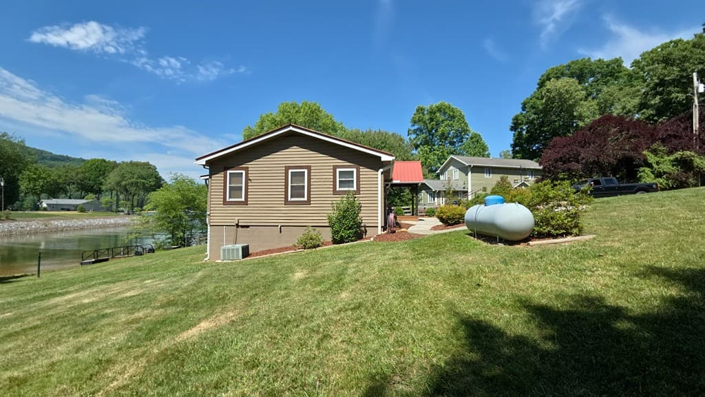 1693 Chatuge Shores, Hiawassee GA 30546 - Photo