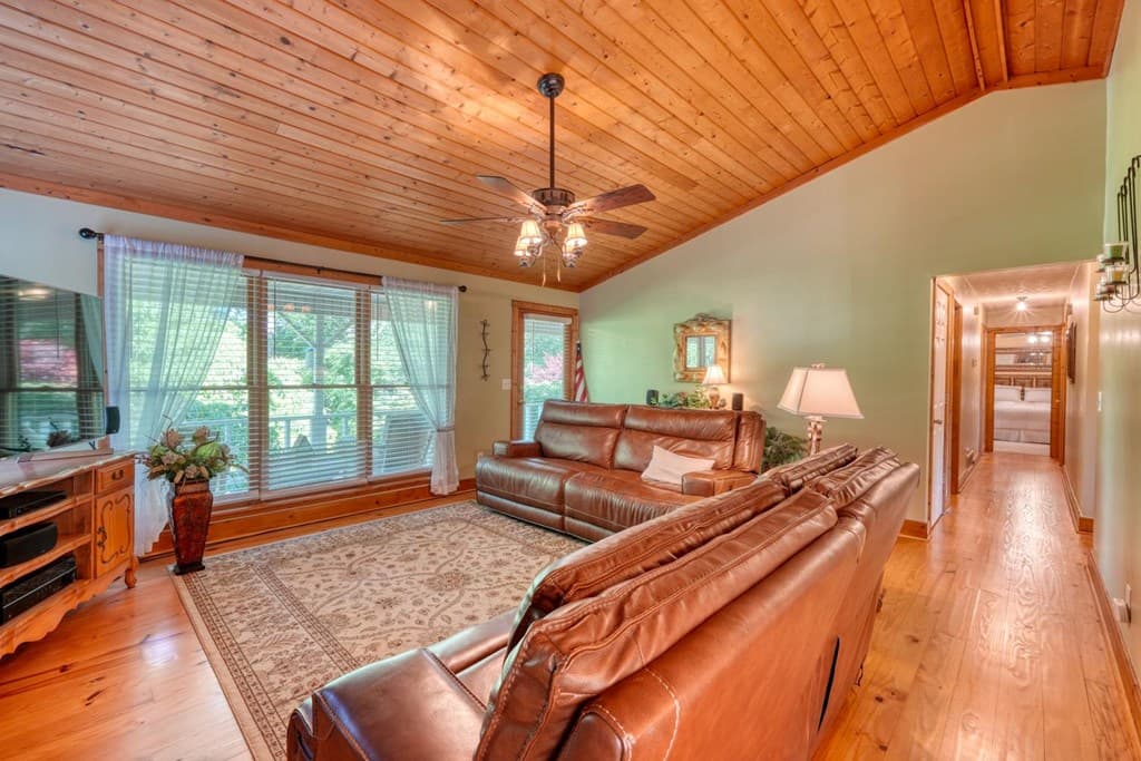 436 Long View Drive, Hiawassee GA 30546 - Photo