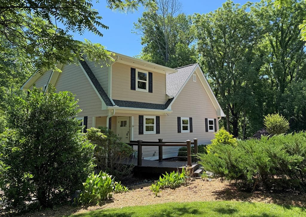 515 Barlow Fields Drive, Hayesville NC 28904 - Primary photo