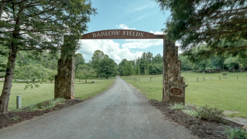515 Barlow Fields Drive, Hayesville NC 28904 - Photo