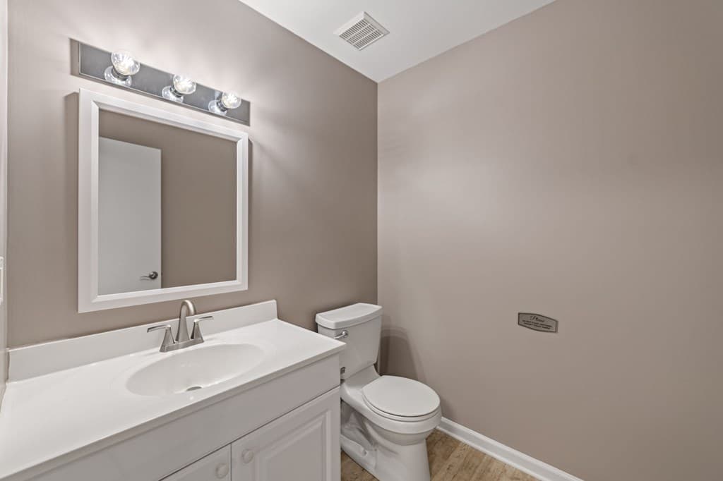 990 East Main St #4, Blue Ridge GA 30513 - Photo