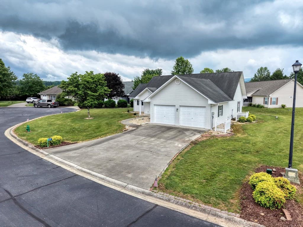 22 Sunset Court, Blue Ridge GA 30513 - Photo