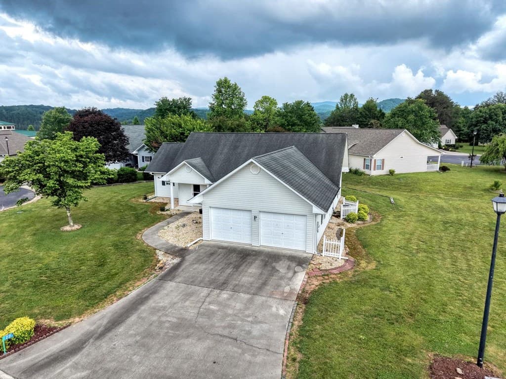 22 Sunset Court, Blue Ridge GA 30513 - Photo
