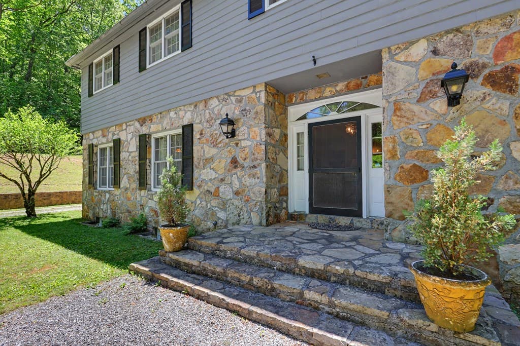 1127 Burch Branch Road, Hiawassee GA 30546 - Photo