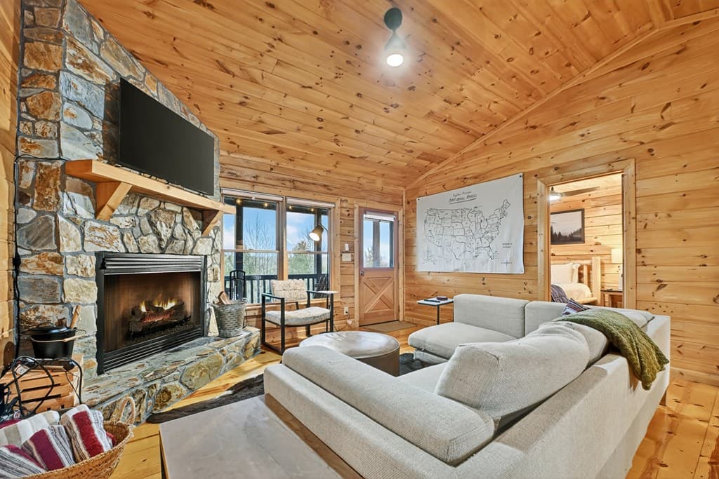 89 N Whitepath Circle, Ellijay GA 30540 - Photo