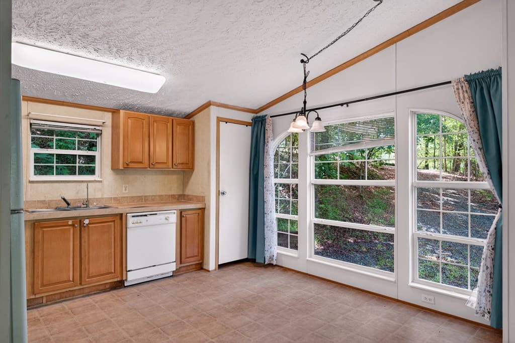 282 West Cherry, Hayesville NC 28904 - Photo