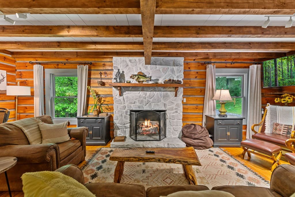 916 Old Cashes Valley Road, Blue Ridge GA 30513 - Photo