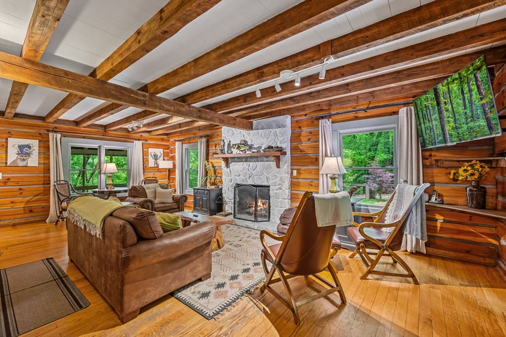 916 Old Cashes Valley Road, Blue Ridge GA 30513 - Photo