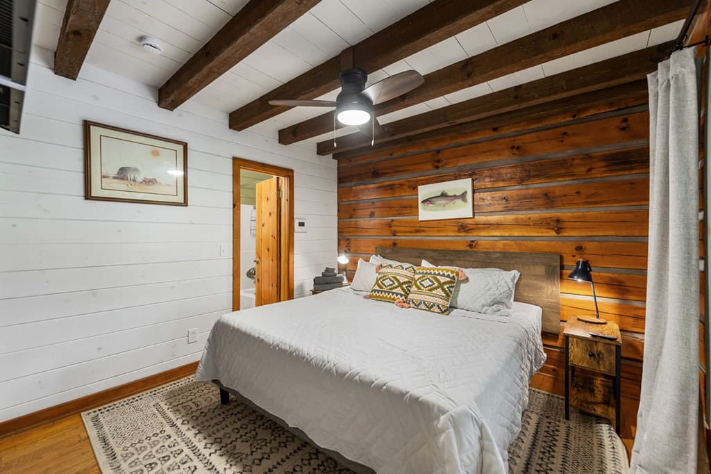 916 Old Cashes Valley Road, Blue Ridge GA 30513 - Photo