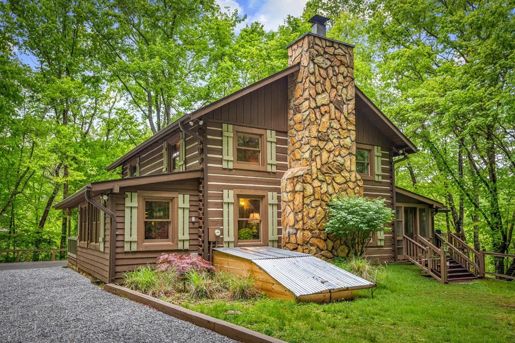 916 Old Cashes Valley Road, Blue Ridge GA 30513 - Primary photo