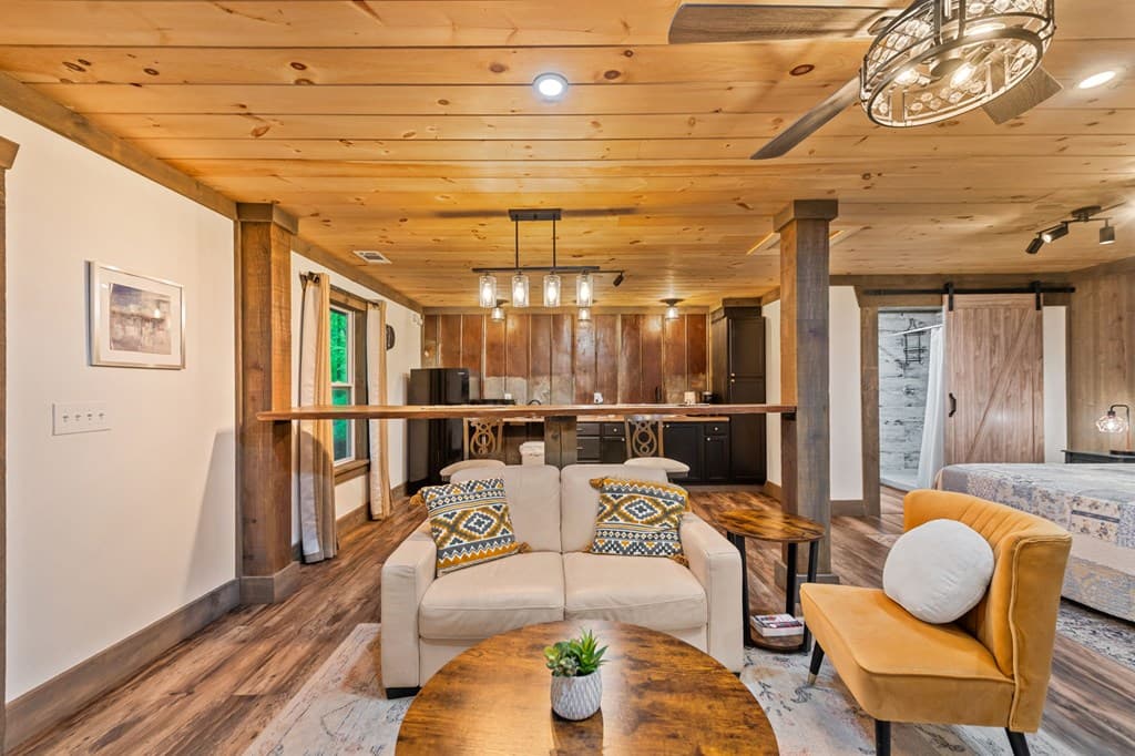 916 Old Cashes Valley Road, Blue Ridge GA 30513 - Photo