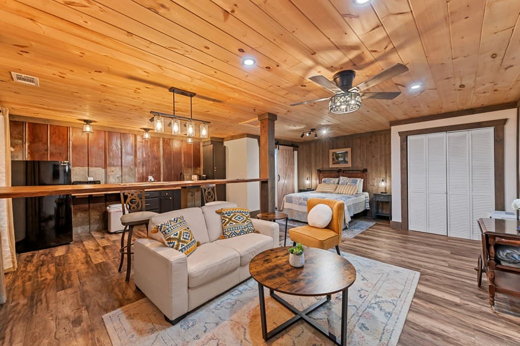 916 Old Cashes Valley Road, Blue Ridge GA 30513 - Photo