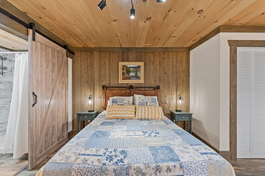 916 Old Cashes Valley Road, Blue Ridge GA 30513 - Photo