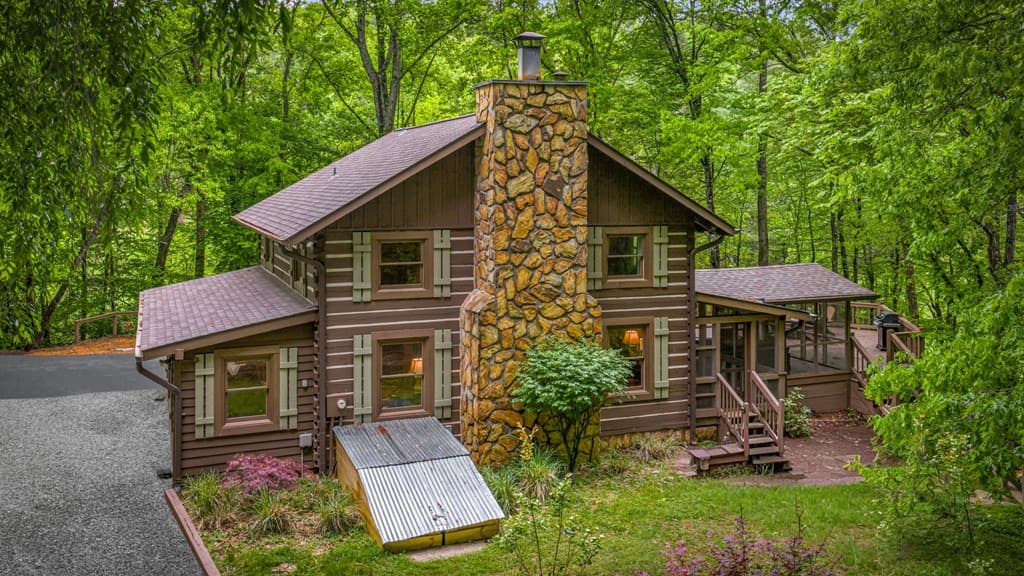 916 Old Cashes Valley Road, Blue Ridge GA 30513 - Photo