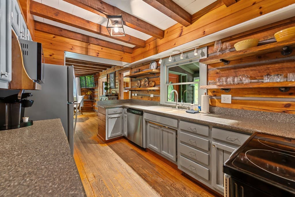 916 Old Cashes Valley Road, Blue Ridge GA 30513 - Photo