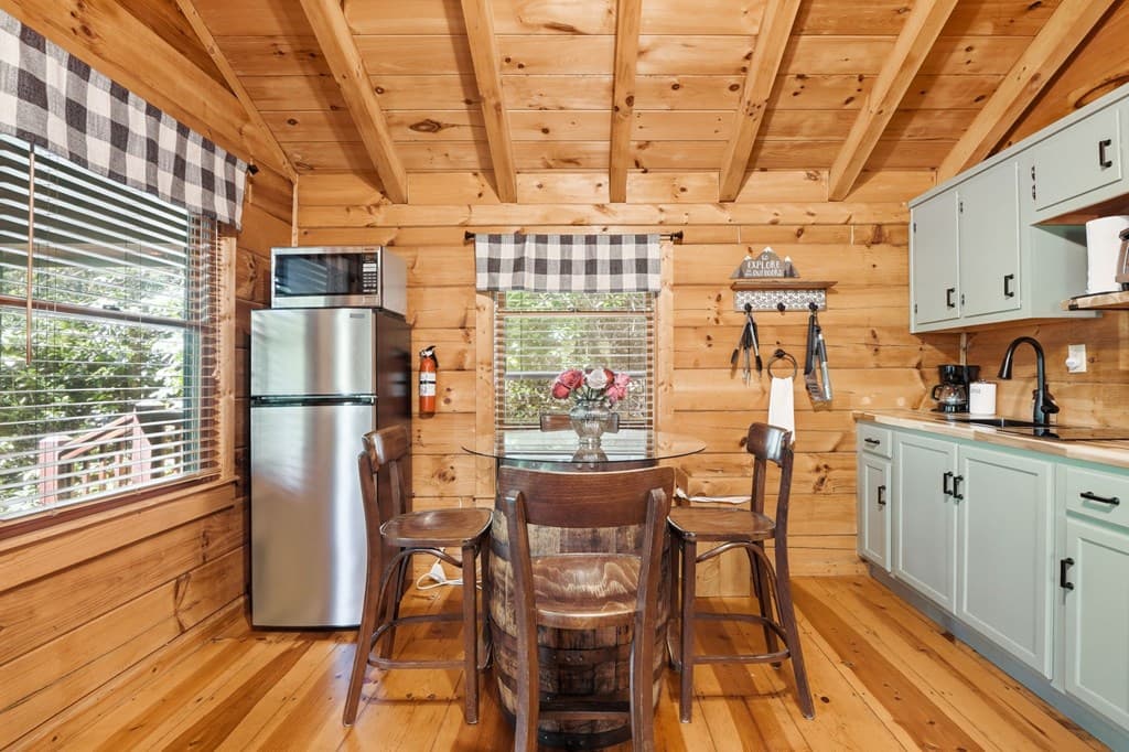 37 Dean Court, Blue Ridge GA 30513 - Photo
