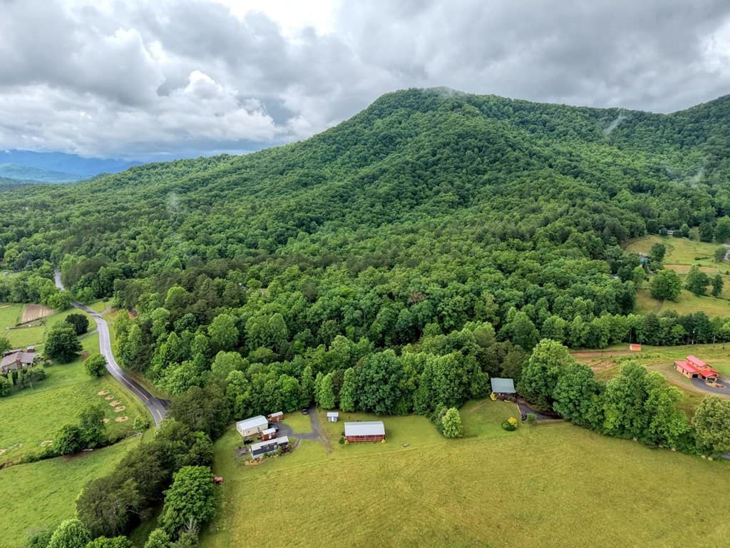 568 Parks Road, Hiawassee GA 30546 - Photo