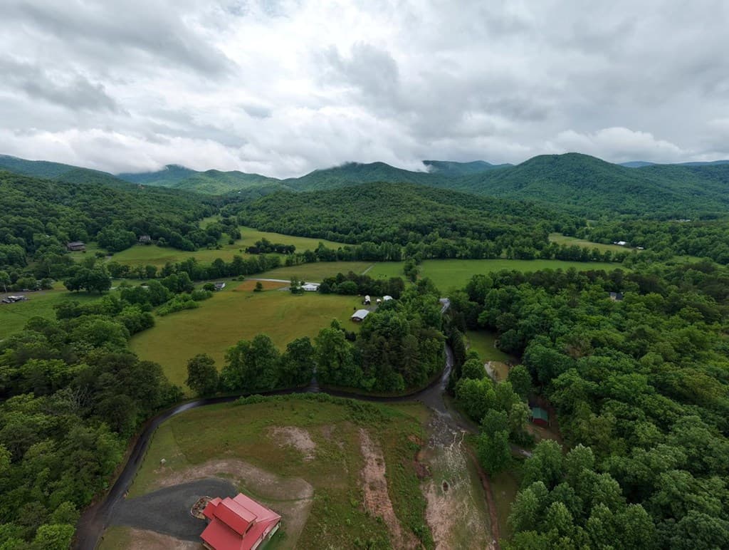 568 Parks Road, Hiawassee GA 30546 - Photo