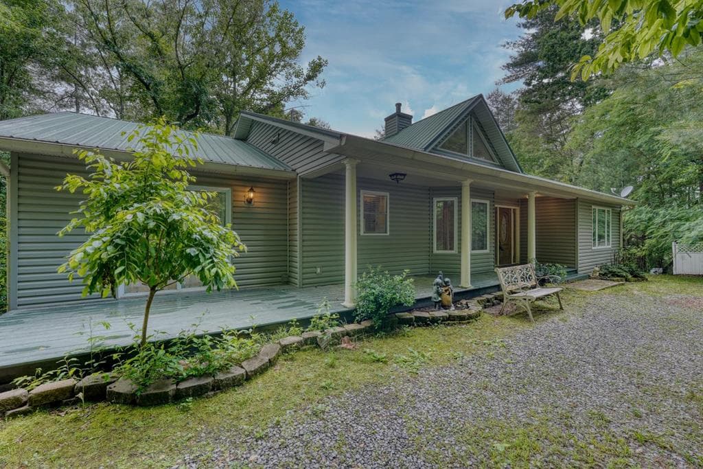 61 Amelia Lane, Blue Ridge GA 30513 - Primary photo