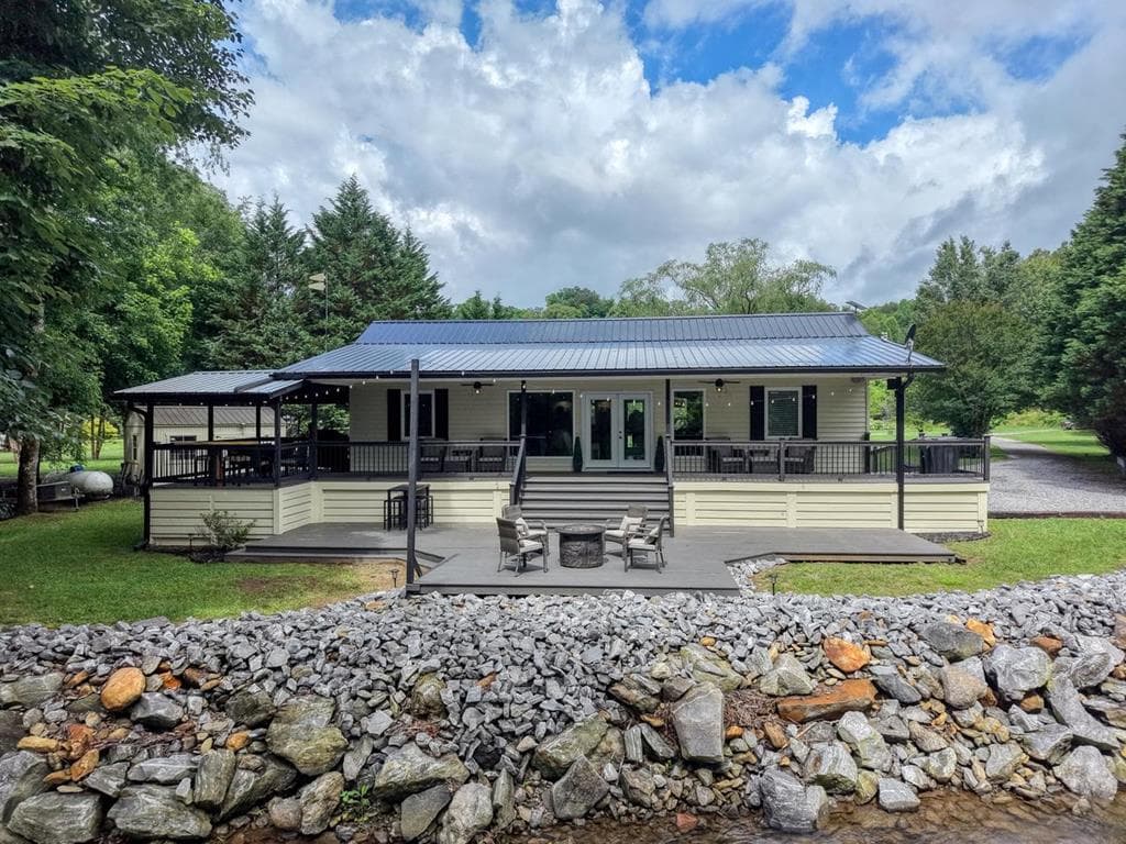 33 Tusquittee Valley Lane, Hayesville NC 28904 - Photo