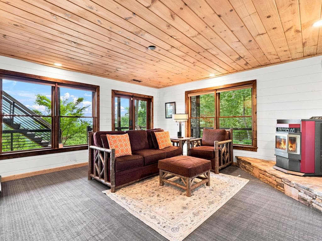 135 Bandit Lane, Blue Ridge GA 30513 - Photo