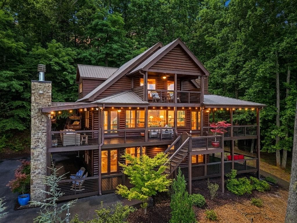 135 Bandit Lane, Blue Ridge GA 30513 - Primary photo