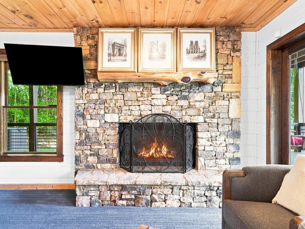 135 Bandit Lane, Blue Ridge GA 30513 - Photo