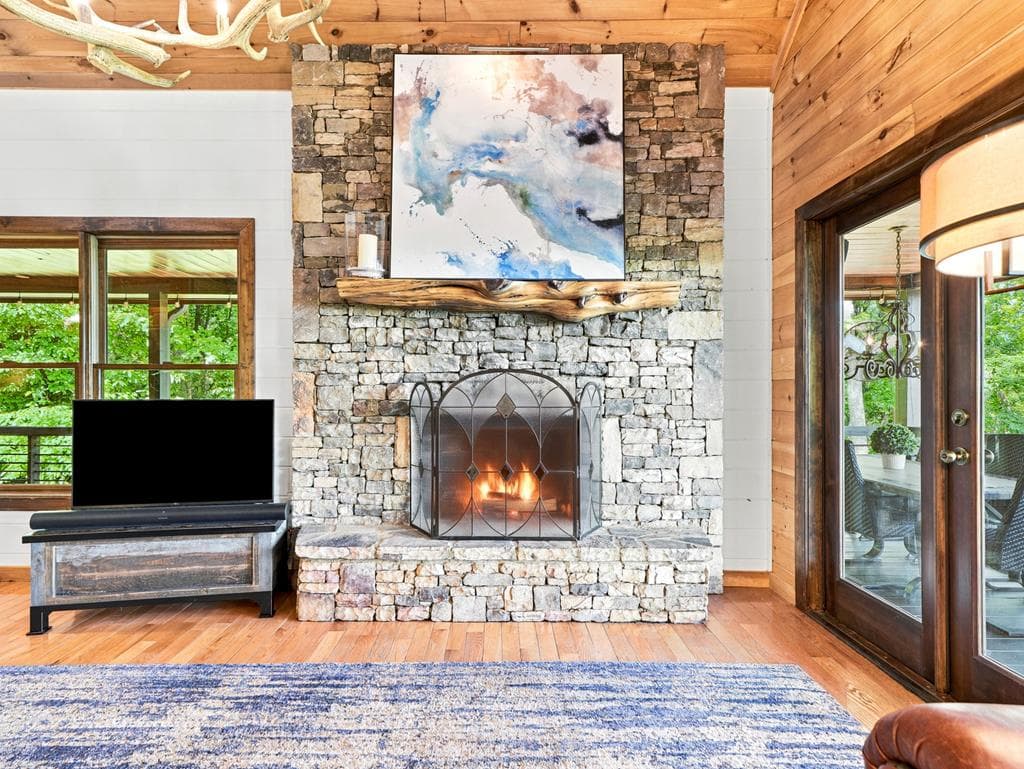 135 Bandit Lane, Blue Ridge GA 30513 - Photo