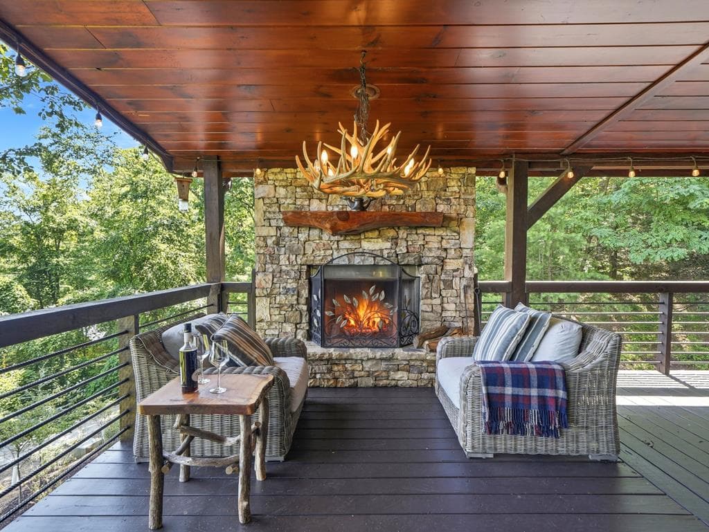 135 Bandit Lane, Blue Ridge GA 30513 - Photo