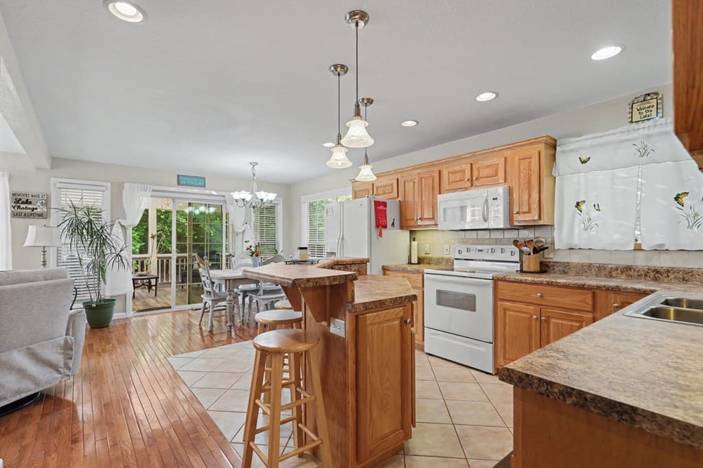 2255 Thunder Oak, Young Harris GA 30582 - Photo