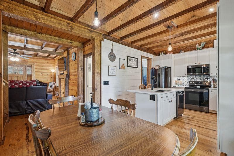 130 Old Blairsville Hwy, Talking Rock GA 30175 - Photo