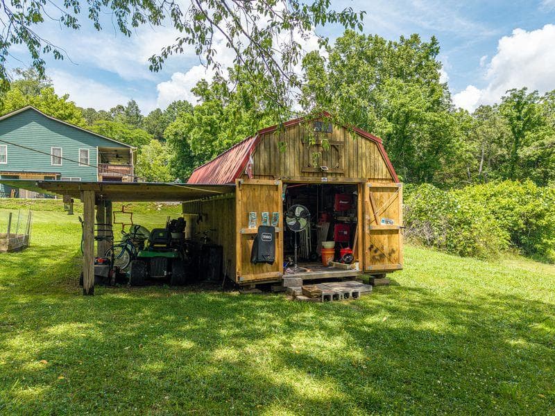 130 Old Blairsville Hwy, Talking Rock GA 30175 - Photo