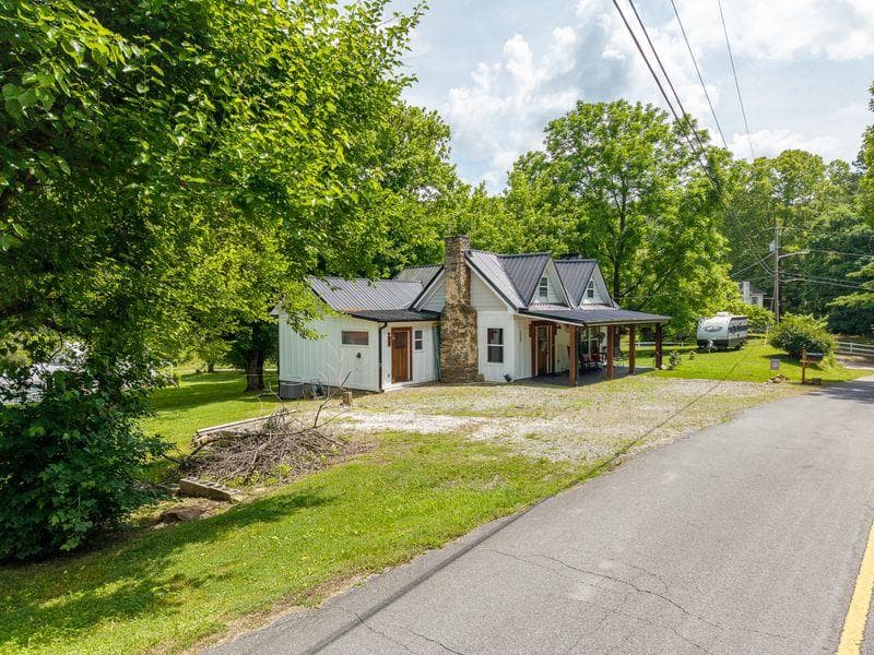 130 Old Blairsville Hwy, Talking Rock GA 30175 - Photo