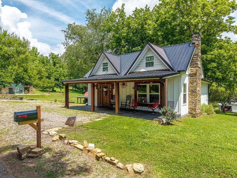 130 Old Blairsville Hwy, Talking Rock GA 30175 - Primary photo