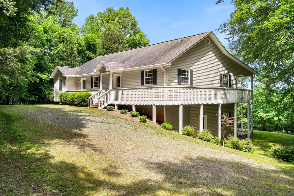 201 Tahlequah Ridge, Hayesville NC 28904 - Photo
