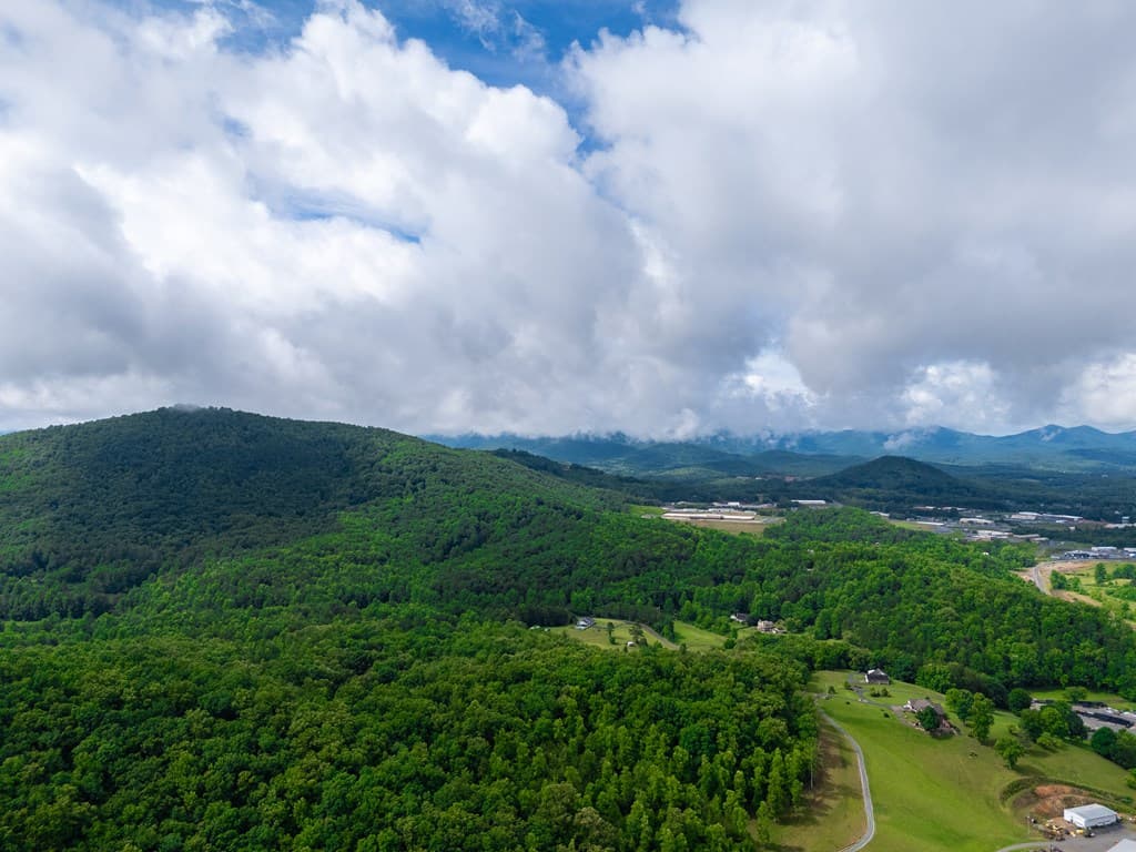 131 April Lane, Blairsville GA 30152 - Photo