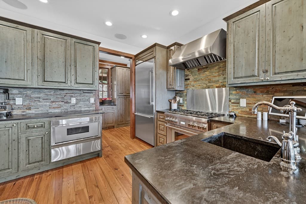 454 Genessee Path, Blue Ridge GA 30513 - Photo