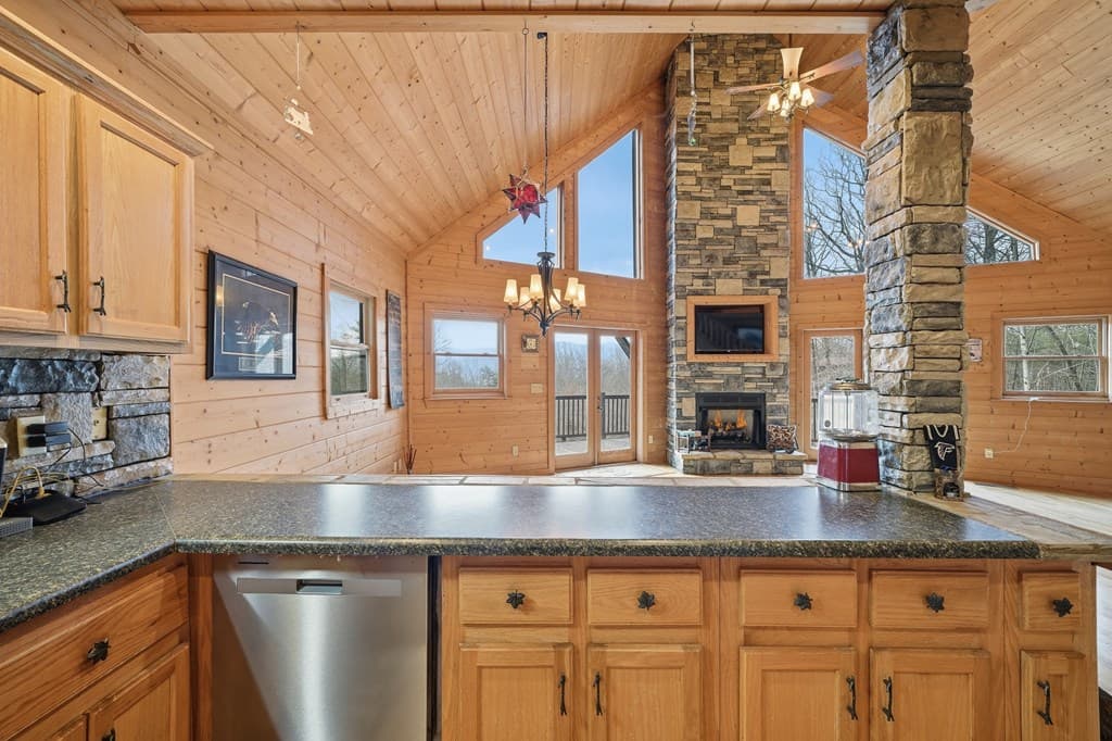 97 Fox Mountain Crossing, Blue Ridge GA 30513 - Photo