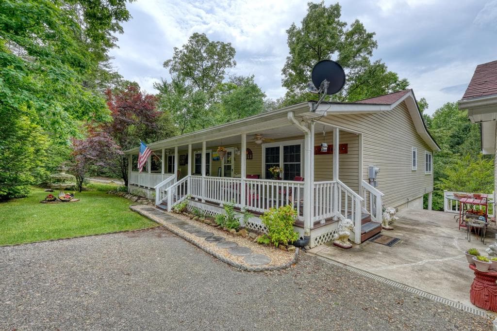 288 12 Point Road, Blairsville GA 30512 - Primary photo