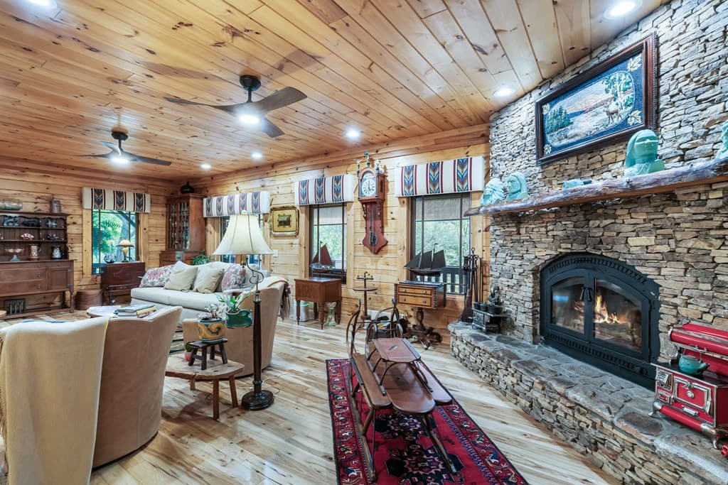 3383 Indian Springs Drive, Hiawassee GA 30546 - Photo