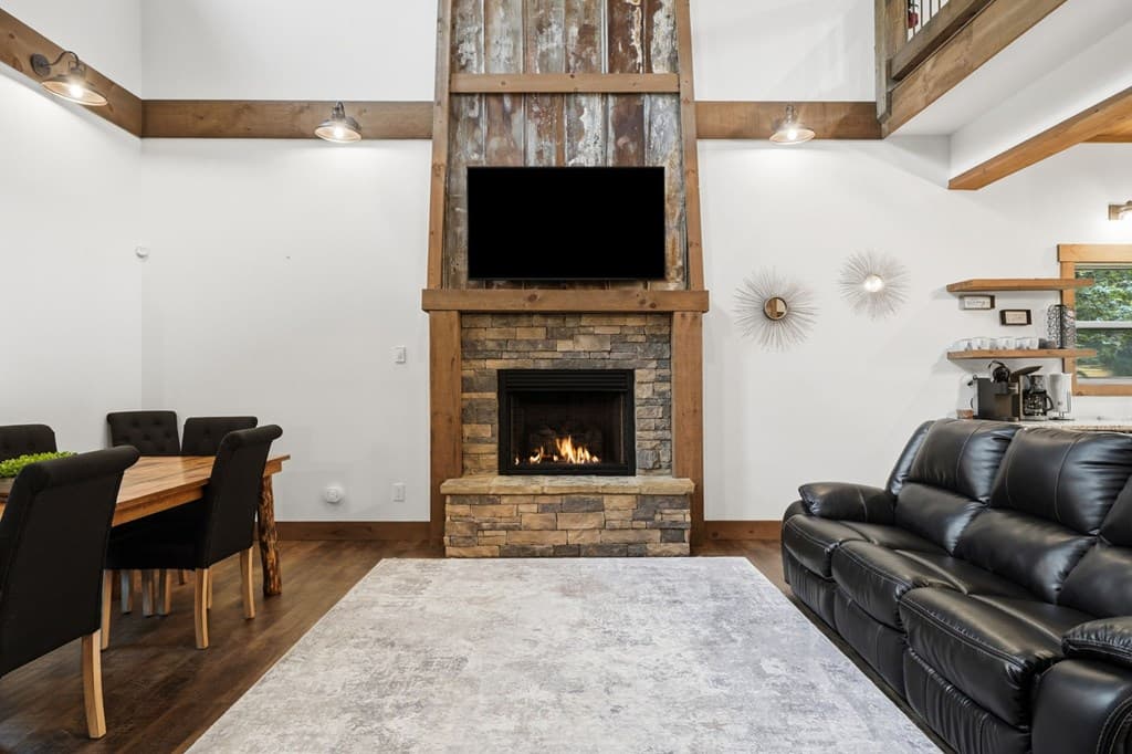 200 Arbor Way, Blue Ridge GA 30513 - Photo