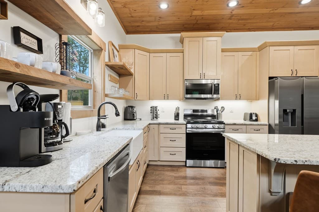 200 Arbor Way, Blue Ridge GA 30513 - Photo