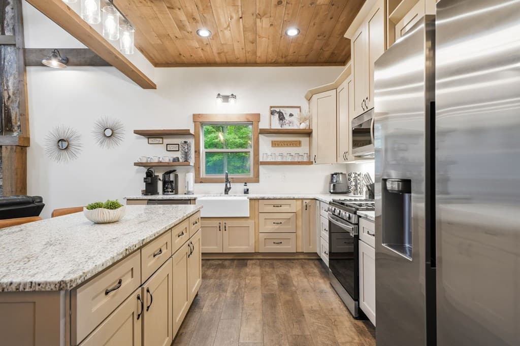 200 Arbor Way, Blue Ridge GA 30513 - Photo