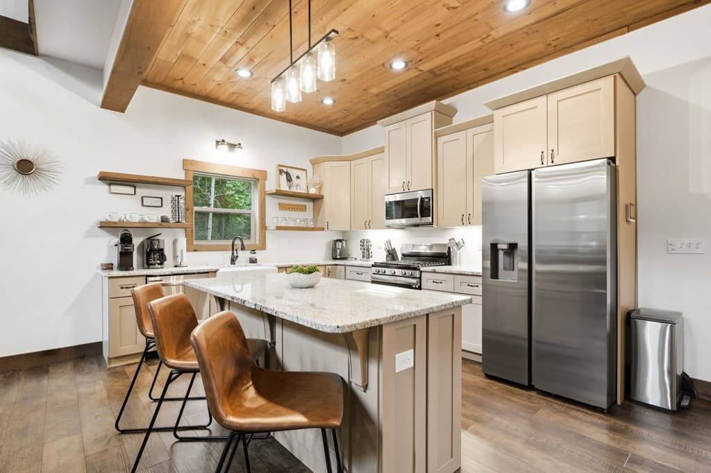 200 Arbor Way, Blue Ridge GA 30513 - Photo