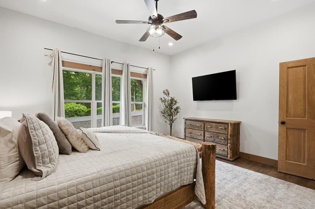 200 Arbor Way, Blue Ridge GA 30513 - Photo