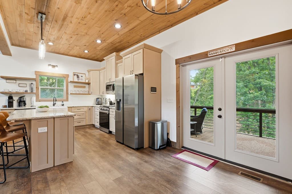 200 Arbor Way, Blue Ridge GA 30513 - Photo