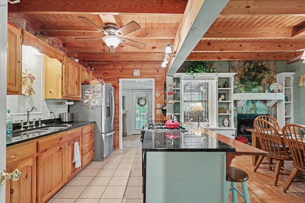 289 Doc Thomas Ridge Road, Blairsville GA 30512 - Photo